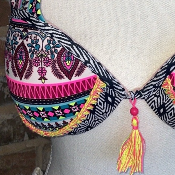 NWOT Shade & Shore Multicolored w/Tassle Element Bikini Top Size 34C - Picture 9 of 9